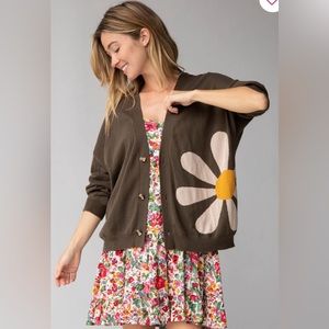 Natural Life Live Happy Sweater Olive Daisy M NWT